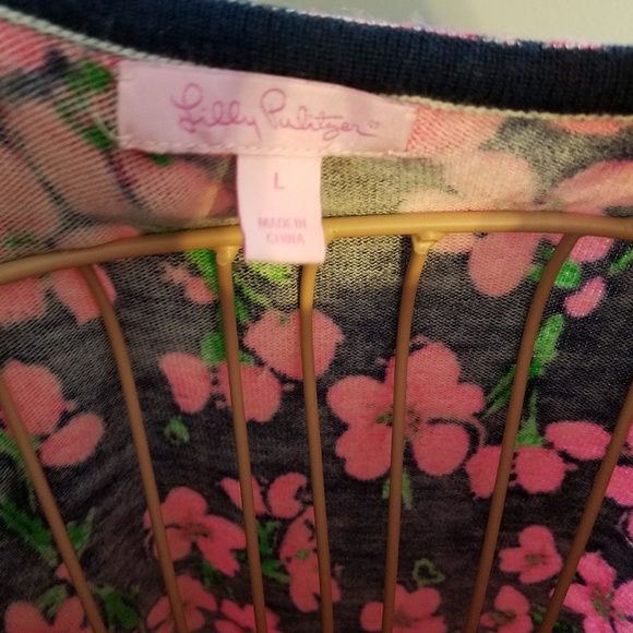 Lilly pulitzer flower design sweater - Picture 2 of 2